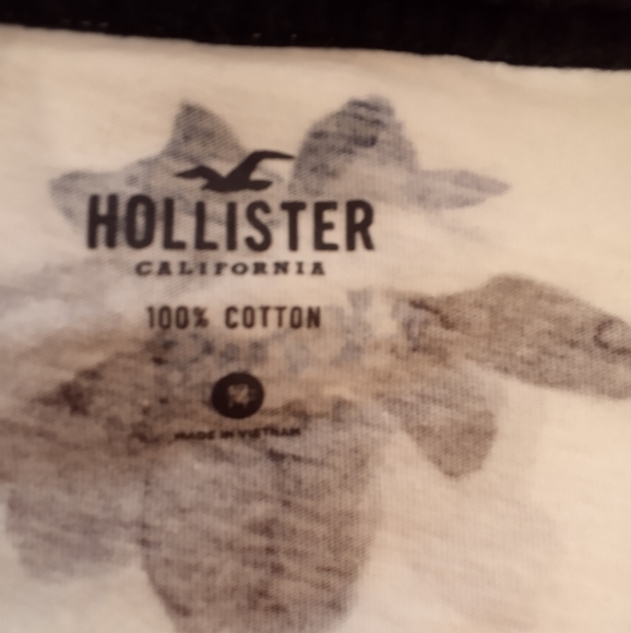 2 for $10 Hollister Mens Tshirt Bundle - Picture 4 of 7